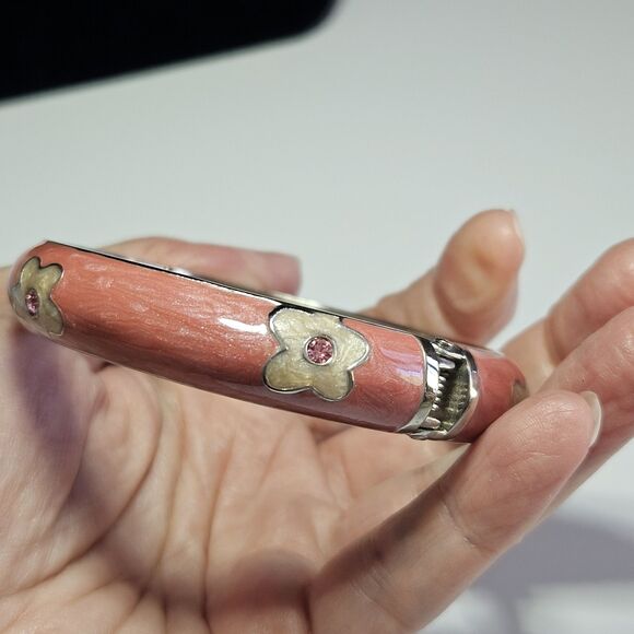 Silver Tone Pink And Cream Enamel Flower Hinged Bracelet 7.25" - Picture 2 of 16